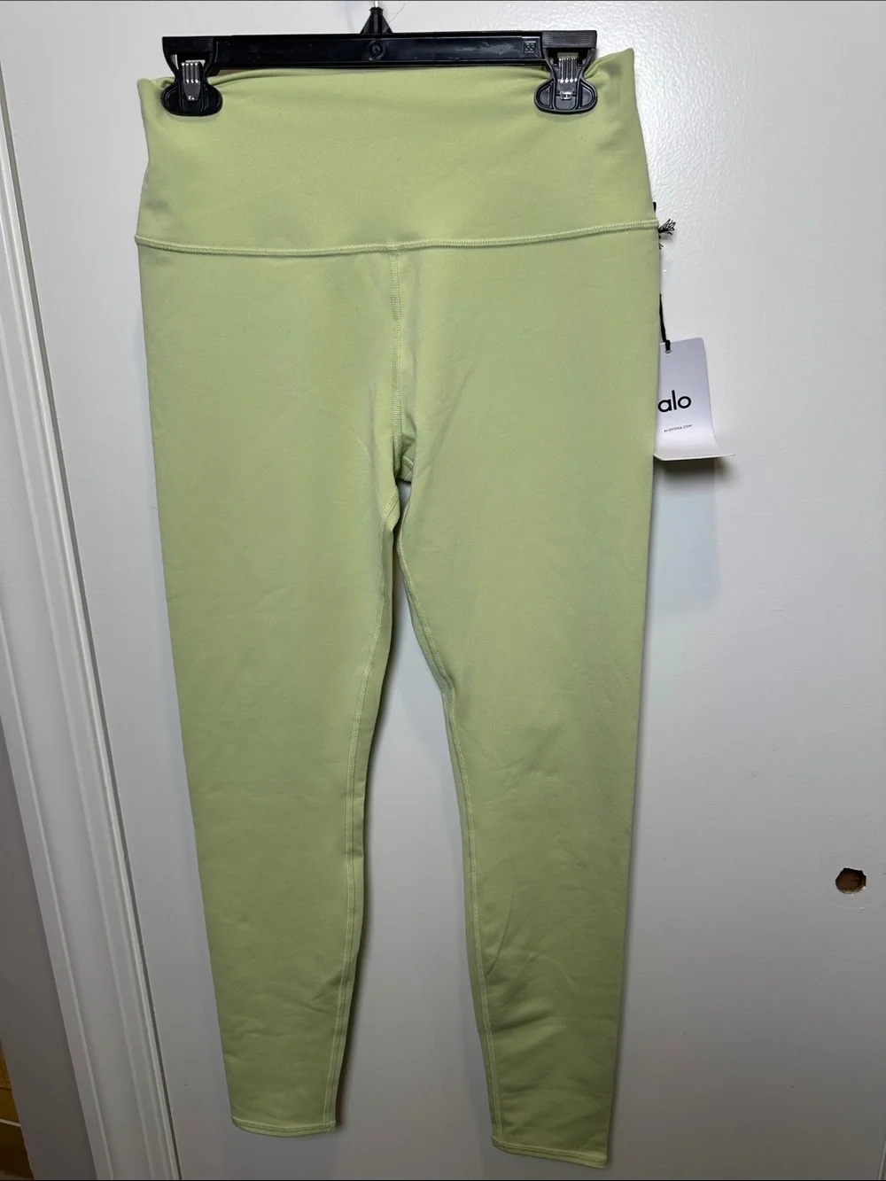 ALO Yoga Light Lime High-Rise Leggings (06)